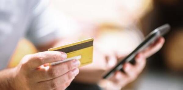 Cobrar comisiones por transferencia es "abusivo", alega economista - PARAGUAYPE.COM