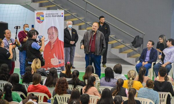 Gobernador pide a becados no renunciar a sus sueños, porque estudiar es la mejor herramienta – Diario TNPRESS