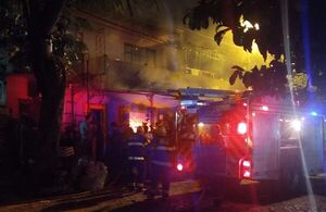 Una vivienda se incendia en el barrio Vista Alegre de Asunción - Nacionales - ABC Color