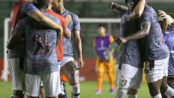 Fluminense humilla a Oriente Petrolero pero no logra pasar