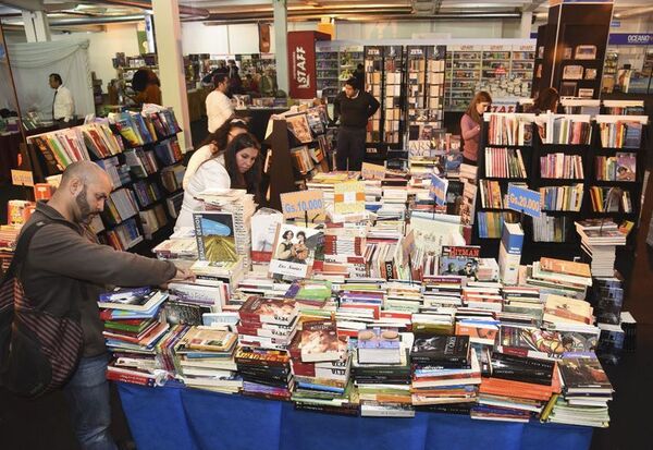 FIL Asunción celebra hoy su reencuentro con el público - Literatura - ABC Color