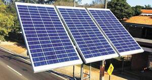 La Nación / Avanza montaje de una planta de energía solar