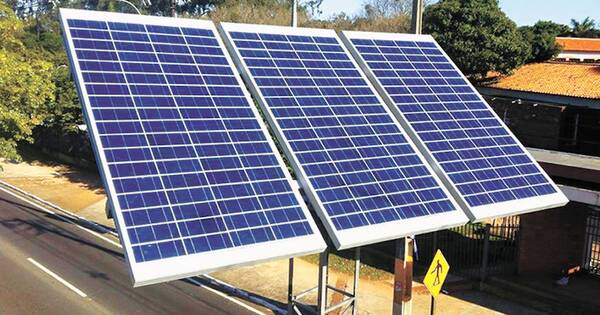La Nación / Avanza montaje de una planta de energía solar