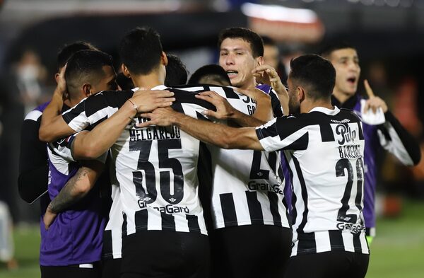 Libertad golea a The Strongest y avanza a los octavos de la Libertadores - El Independiente