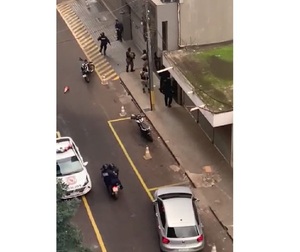 Asalto con toma de rehén en edificio céntrico de Ciudad del Este
