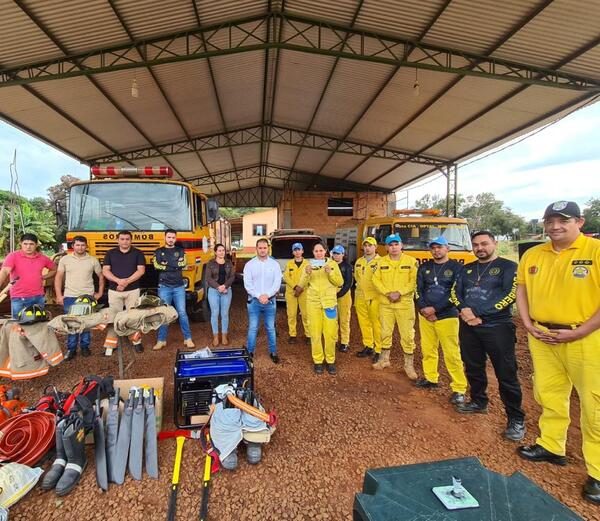 Bomberos K125 adquieren carro hidrante para combatir incendios forestales - La Clave