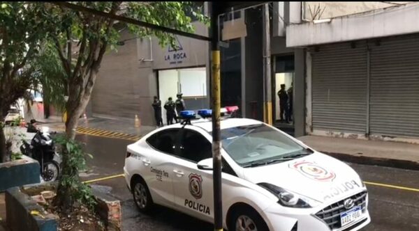 ASALTO CON TOMA DE REHENES EN CDE: DELINCUENTES SE ATRINCHERARON EN UN EDIFICIO PERO TERMINARON DETENIDOS