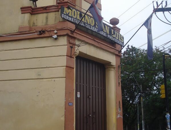 Demolerán un edificio antiguo en Asunción para instalar una gasolinera · Radio Monumental 1080 AM