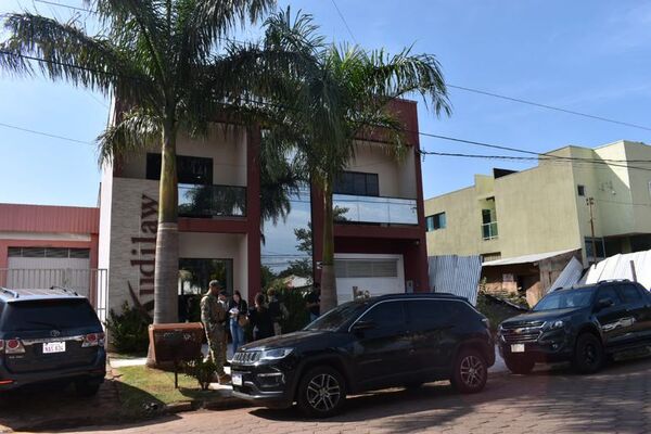 Operativo Status: allanan estudio jurídico en Pedro Juan Caballero - Nacionales - ABC Color