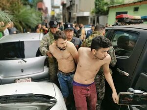 Capturan a dos asaltantes que se atrincheraron en un edificio de CDE