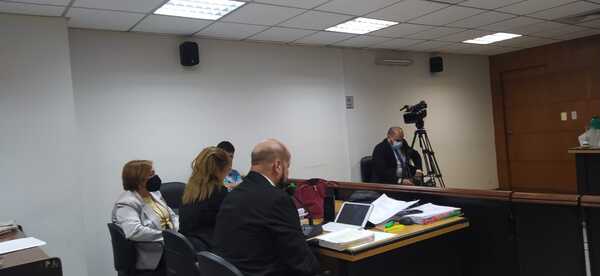 Tribunal condena a extitular del SEN a 2 años de cárcel con suspensión a prueba - PDS RADIO