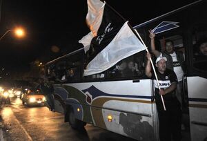 Tres “barras” de Olimpia fueron liberados tras estar recluidos en Brasil - Nacionales - ABC Color