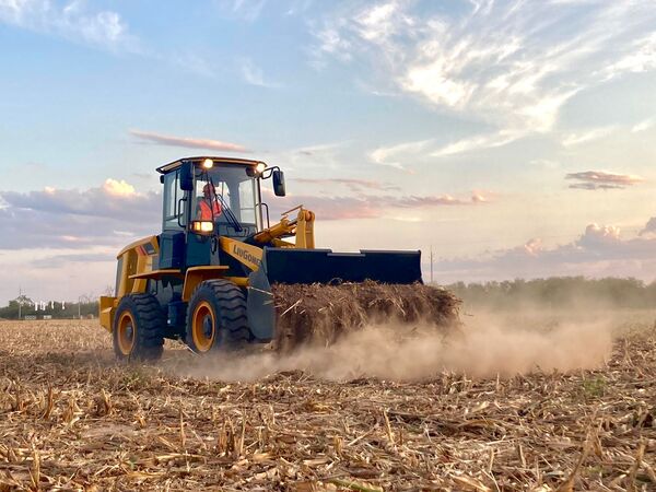 Construyendo el futuro juntos Liugong muestra su fuerza en dinámica de maquinarias