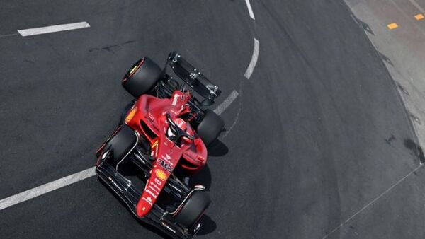 Charles Leclerc manda en casa