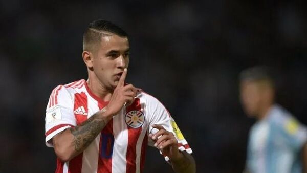 Derlis retorna a la Sele después de tres años