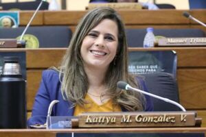 “Dejamos constancia”, el nuevo libro de la diputada Kattya González - El Independiente