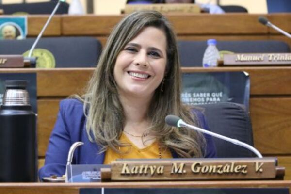“Dejamos constancia”, el nuevo libro de la diputada Kattya González - El Independiente