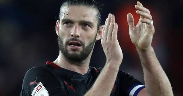 La Nación / ¡Escándalo!: a días de su boda salió a la luz una foto del futbolista inglés Andy Carroll en la cama con otra mujer