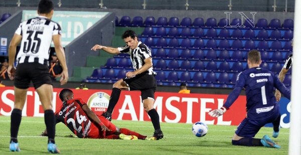 Cristian Riveros resaltó la importancia de definir de local ante Paranaense