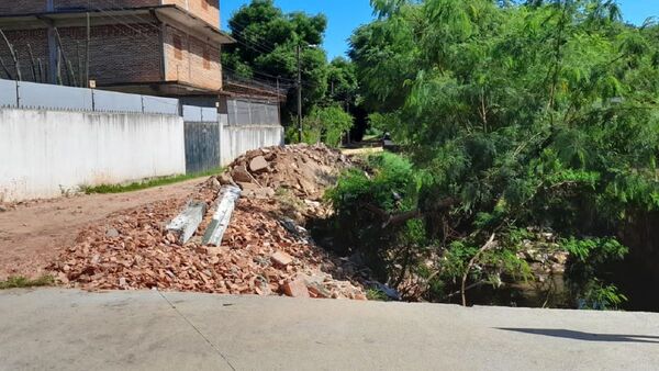 Piden intervención por riesgos ante suba de arroyo con la lluvia