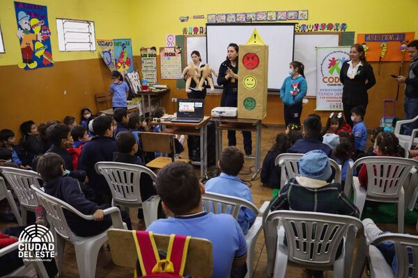 CODENI-CDE promueve charlas contra abuso sexual en niños - La Clave