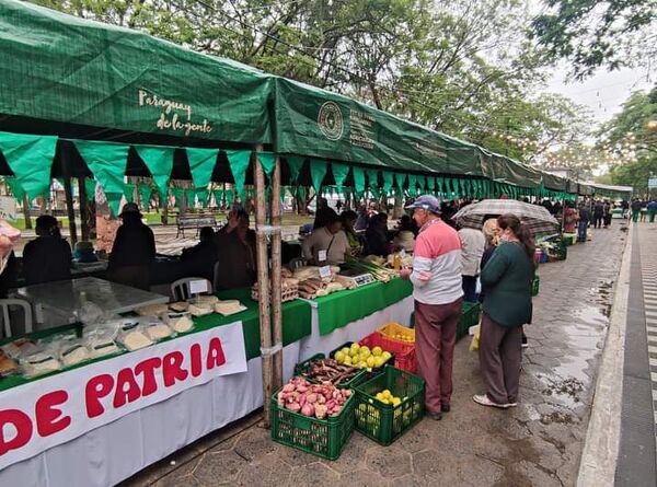 Productores de Ñeembucú recaudaron G. 100 millones en Expoferia - Economía - ABC Color