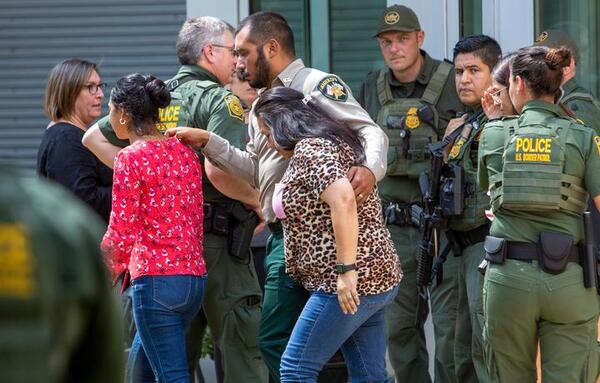 Mientras eran atacados, niños fueron quienes dieron aviso al 911 de la masacre en Texas