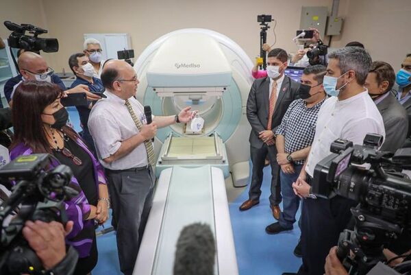 Tras seis meses de su inauguración, el PET SCAN de la UNA aún no presta servicios - Nacionales - ABC Color