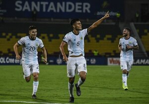 Versus / La "joya" del fútbol argentino que está en la mira de la Albirroja - PARAGUAYPE.COM