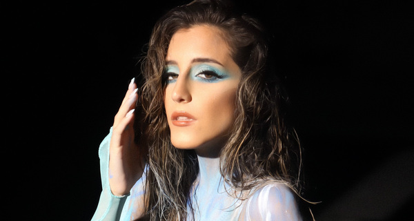 Diario HOY | Ana Celina "sigue buscando" en nuevo sencillo musical