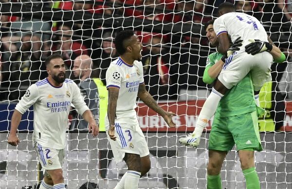 Colgado de Courtois ¡Real Madrid es el campeón indiscutible de Europa!
