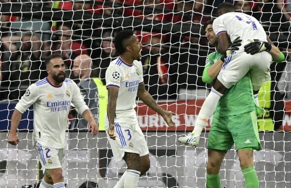 Colgado de Courtois ¡Real Madrid es el campeón indiscutible de Europa!