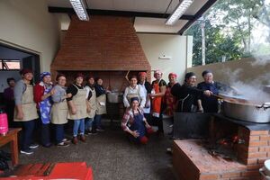 Habilitan comedor comunitario en parroquia de La Colmena  - Nacionales - ABC Color
