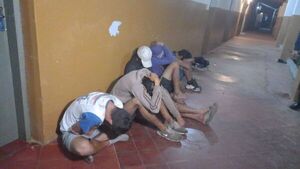 Demoran a 26 personas en operativo policial en barrio San Pablo - Policiales - ABC Color