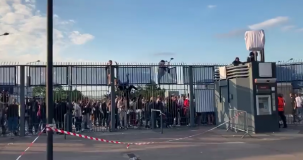 Un centenar de personas arrestadas por los inconvenientes en la final de la Champions