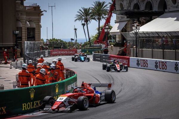 Joshua Duerksen remontó y terminó 10º en Mónaco - ABC Motor 360 - ABC Color