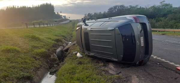 Reportan vuelco de camioneta en Mallorquín - La Clave