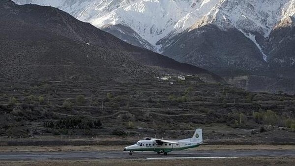 Avión con 22 personas a bordo desaparece en Nepal | 1000 Noticias