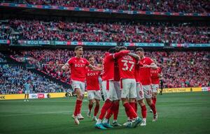 El Nottingham Forest, del paraguayo Ojeda, vuelve a la Premier