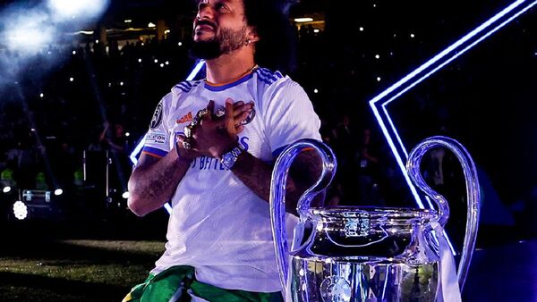 Fin de fiesta en el Santiago Bernabéu con la despedida de Marcelo