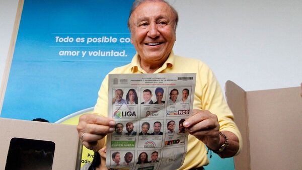 Hernández celebra la "voluntad ciudadana" que lo pone en la segunda vuelta en Colombia