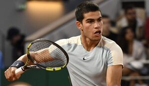 Carlos Alcaraz barre a Khachanov y se planta en cuartos de final de Roland Garros