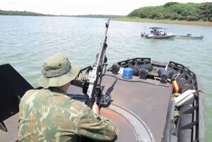Brasil despliega marinos en la frontera para combatir crímenes transnacionales - ABC en el Este - ABC Color