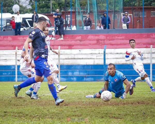 División Intermedia: El “Rayadito” frena en Itá - Fútbol - ABC Color