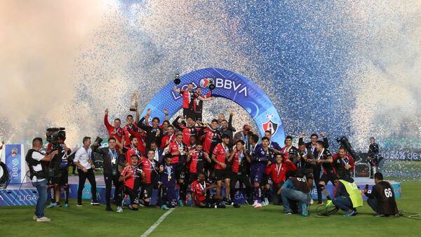 Atlas, tercer bicampeón de México