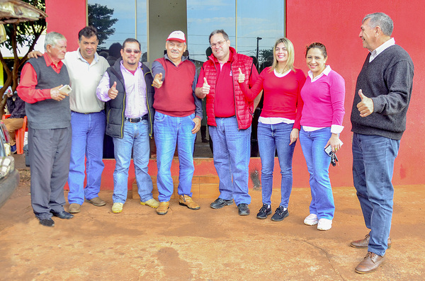 Iván Sosa y su equipo recibieron amplio respaldo de dirigentes durante recorrido por la zona norte - La Clave