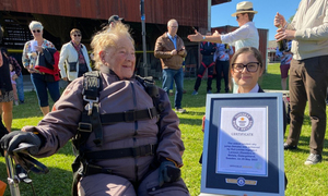 Sueca de 103 años bate récord de la persona más anciana que salta en paracaídas - OviedoPress