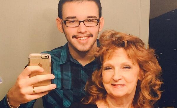 Diario HOY | Tiene 77 años y su esposo 23: se conocieron en el funeral de su hijo, y hoy tienen OnlyFans