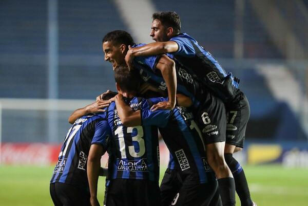 Liverpool acaricia el título en Uruguay - El Independiente