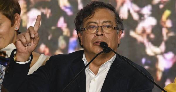 La Nación / Colombia: Gustavo Petro advierte sobre su rival y dice que será un “cambio” suicida